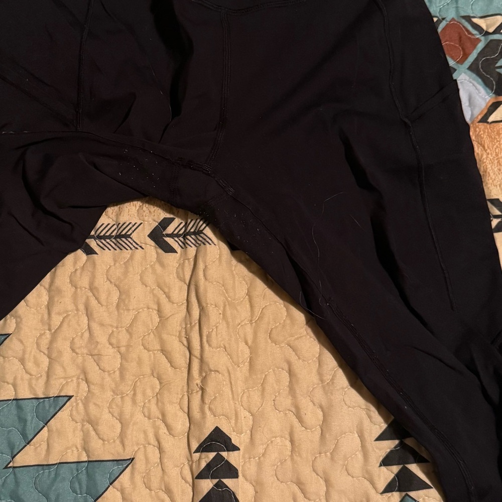 Lululemon capris - Picture 2 of 5
